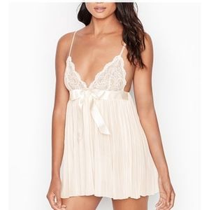 Pleated babydoll lingerie